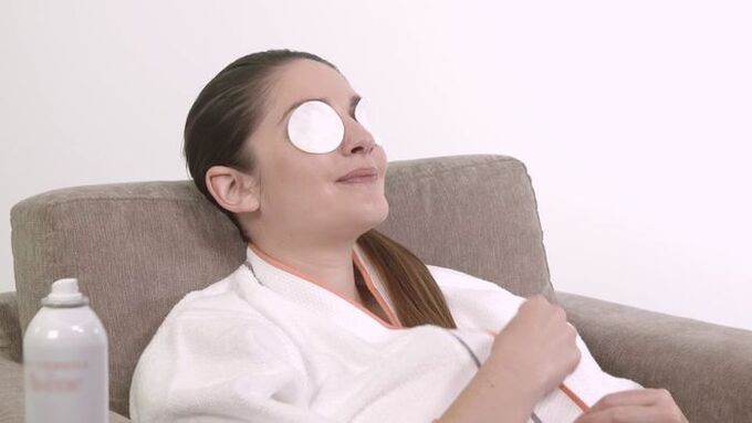 Relaxing eye pads help restore vision